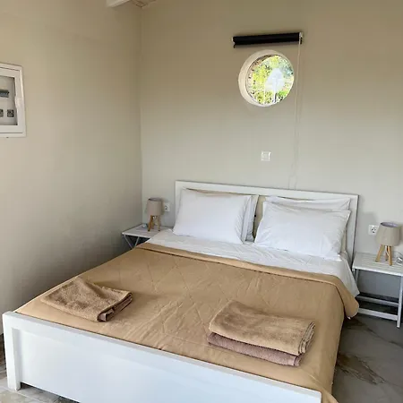Linda House Corfu * גסטורי
